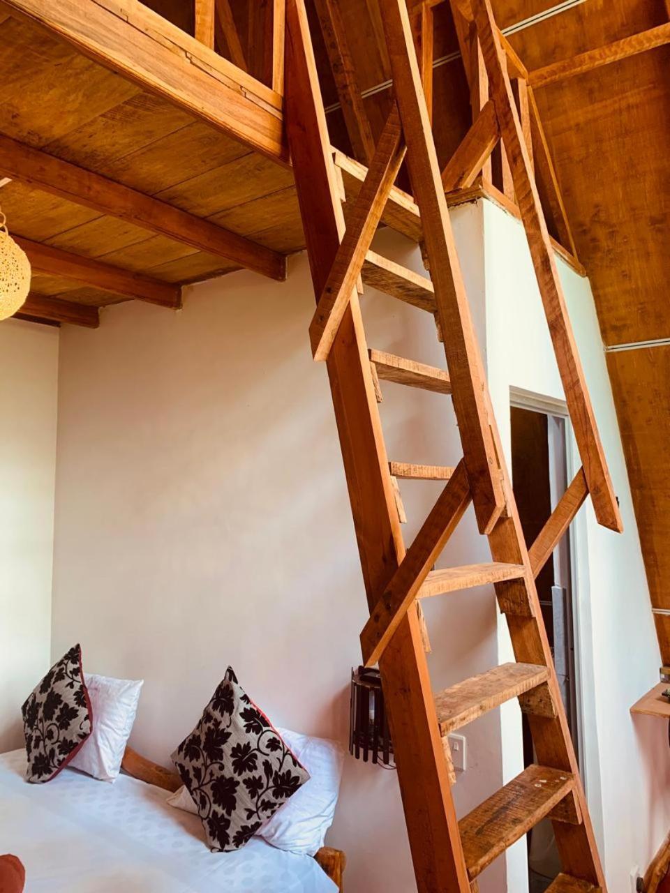 Angry Birds Tree House Apartman Habarana Kültér fotó